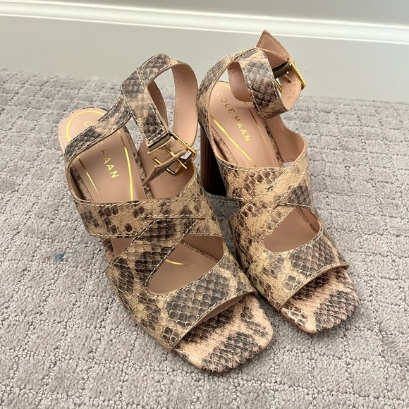 NWOB Women’s Cole Haan Reina City Sandal in ‘Snake Printed Leather’ SZ 7 - Picture 5 of 7